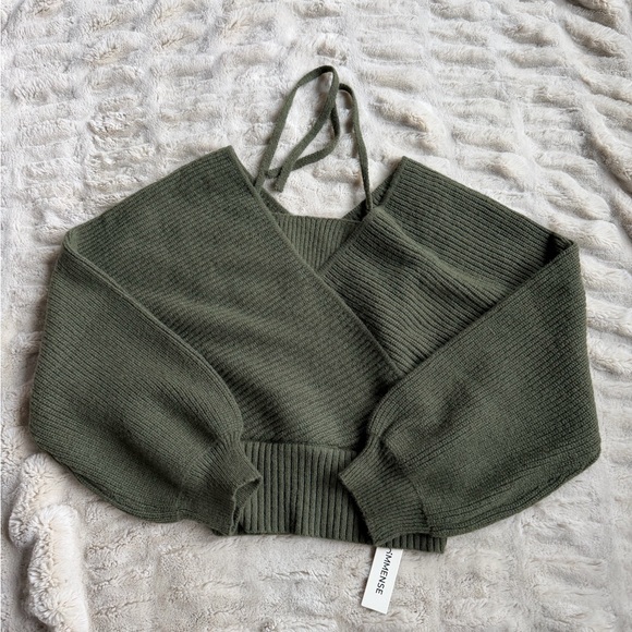 Commense 2 in 1 Bat Sleeve Halter Knit Top in Green Size Medium - Picture 4 of 5